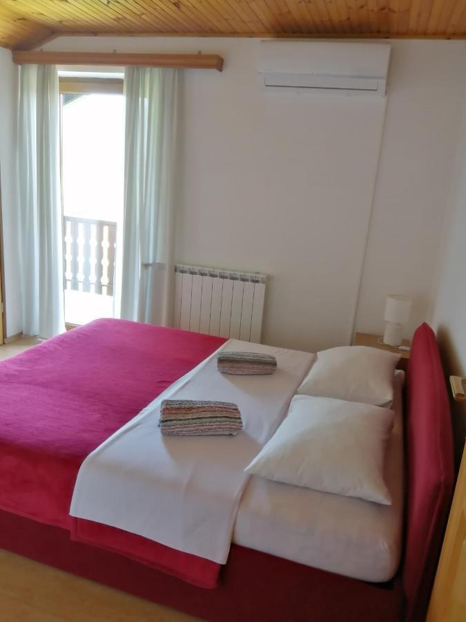 Guesthouse Zafran Smoljanac Eksteriør bilde